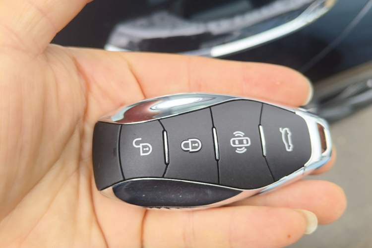 Used Hongqi H5 PHEV 2025 170 Super Hybrid Version Vehicle Key