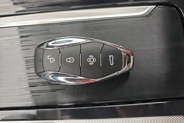 Used Hongqi H5 PHEV 2025 130 Super Hybrid Version Vehicle Key