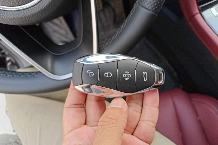 Used Hongqi H5 PHEV 2025 130 Super Hybrid Version Vehicle Key