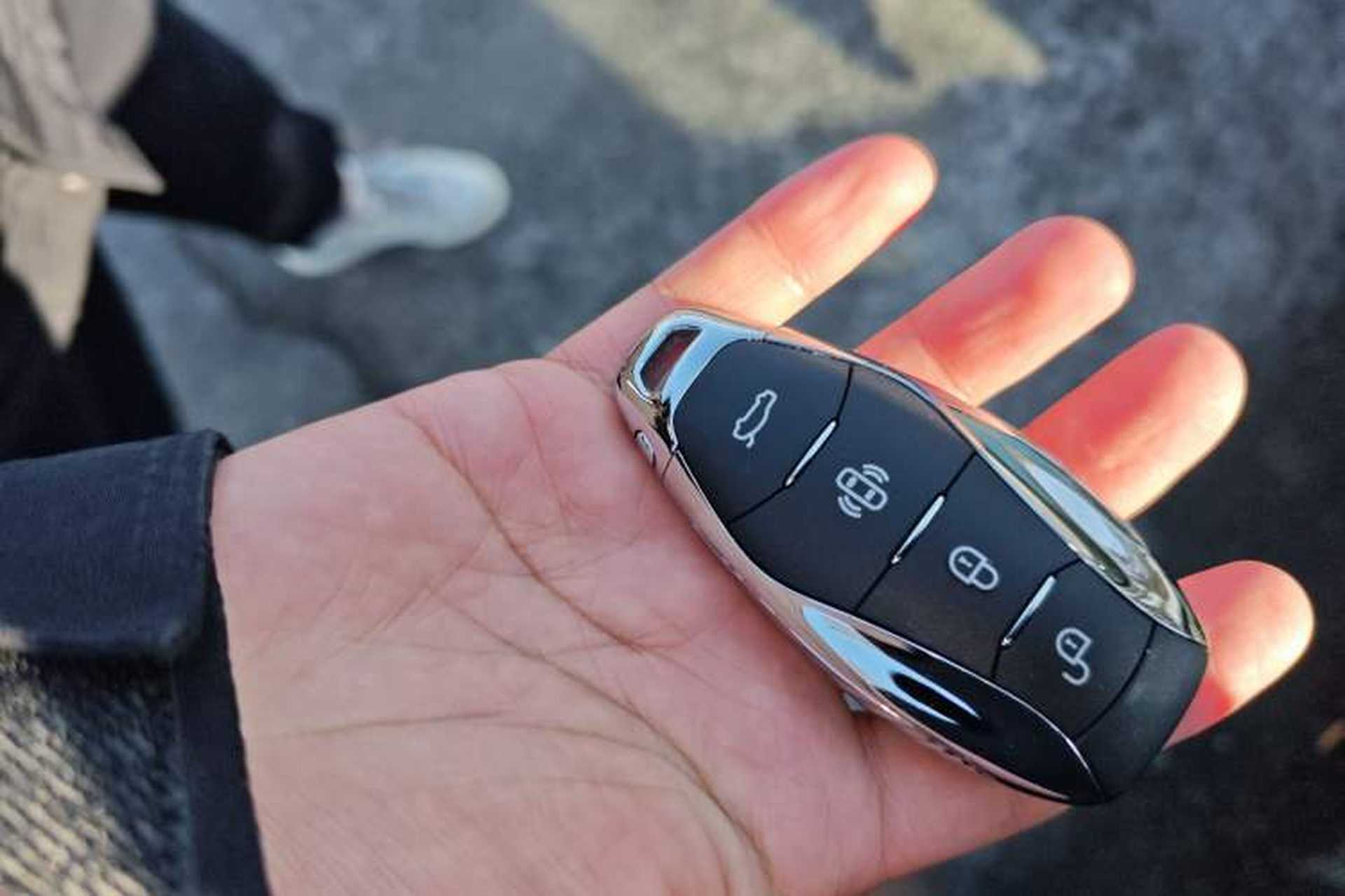 Used Hongqi H5 PHEV 2025 130 Super Hybrid Version Vehicle Key