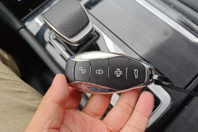 Used Hongqi H5 PHEV 2025 130 Super Hybrid Version Vehicle Key