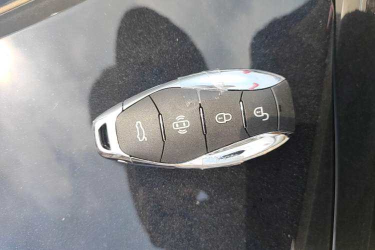 Used Hongqi H5 PHEV 2025 130 Super Hybrid Version Vehicle Key