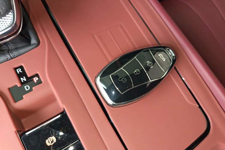 Used Hongqi H5 PHEV 2025 130 Super Hybrid Version Vehicle Key