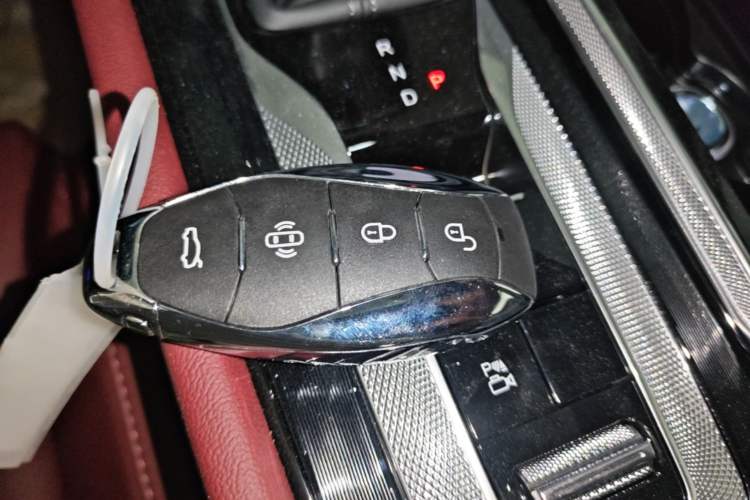 Used Hongqi H5 PHEV 2025 170 Super Hybrid Version Vehicle Key