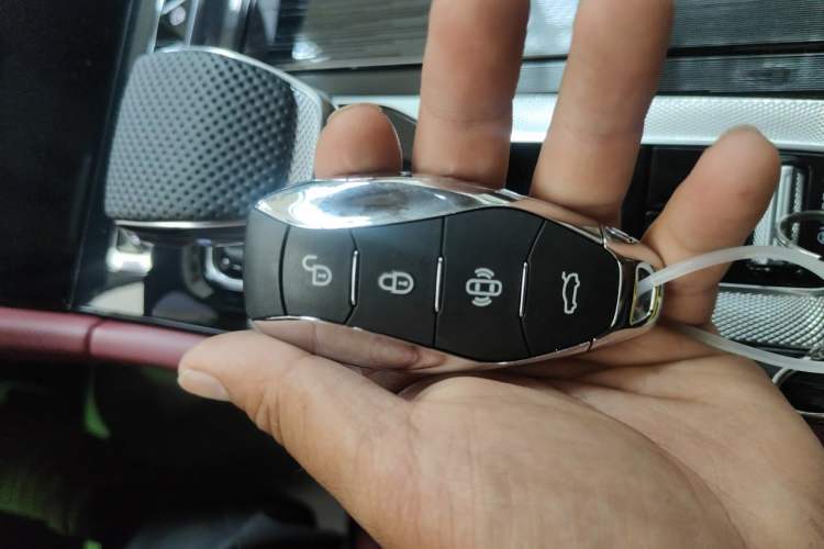 Used Hongqi H5 PHEV 2025 170 Super Hybrid Version Vehicle Key
