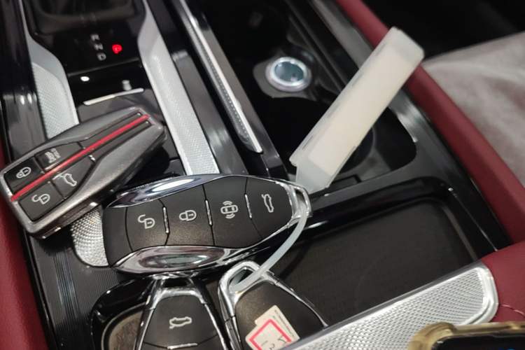 Used Hongqi H5 PHEV 2025 130 Super Hybrid Version Vehicle Key