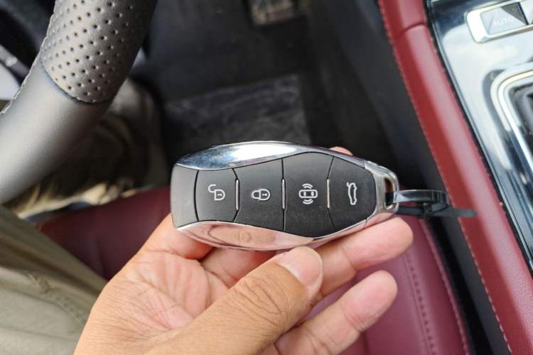 Used Hongqi H5 PHEV 2025 130 Super Hybrid Version Vehicle Key