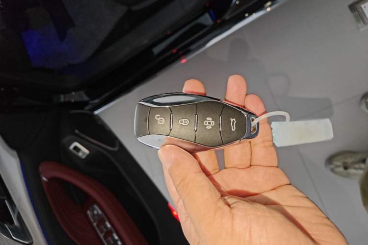 Used Hongqi H5 PHEV 2025 170 Super Hybrid Version Vehicle Key