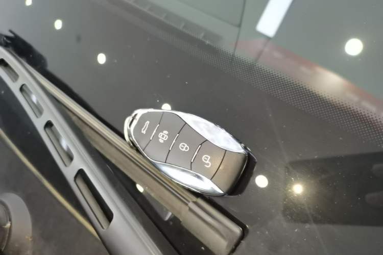Used Hongqi H5 PHEV 2025 130 Super Hybrid Version Vehicle Key
