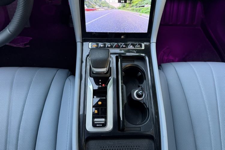 Used Hongqi H5 PHEV 2025 170 Super Hybrid Version Audio And AC Panel