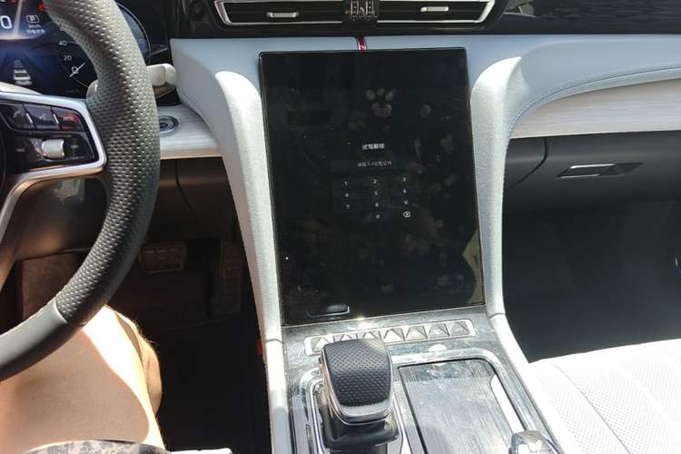Used Hongqi H5 PHEV 2025 170 Super Hybrid Version Audio And AC Panel