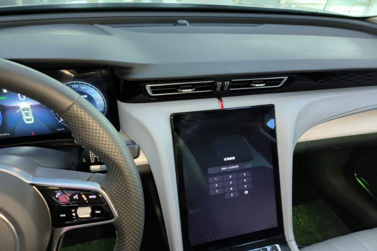 Used Hongqi H5 PHEV 2025 170 Super Hybrid Version Audio And AC Panel