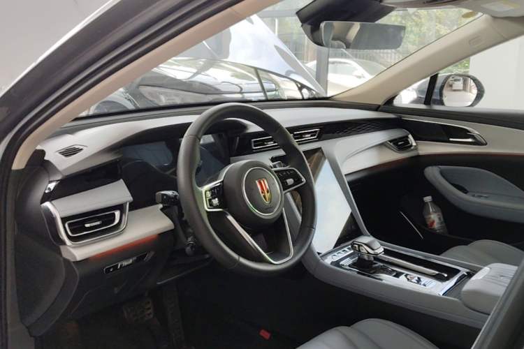 Used Hongqi H5 PHEV 2025 170 Super Hybrid Version Center Console
