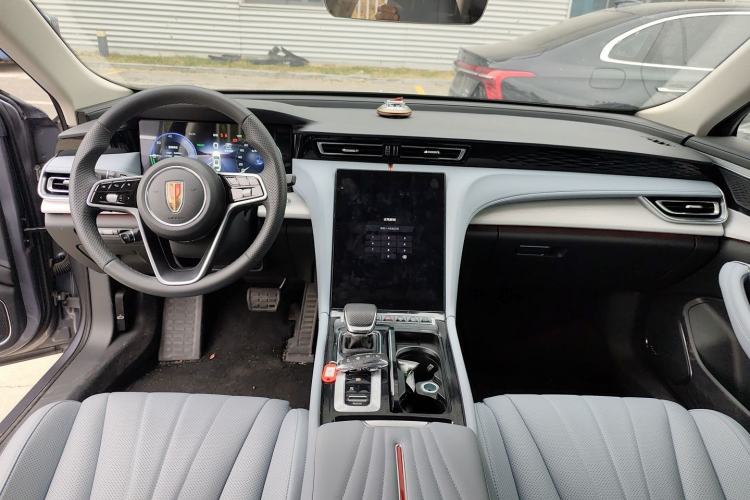Used Hongqi H5 PHEV 2025 170 Super Hybrid Version Center Console