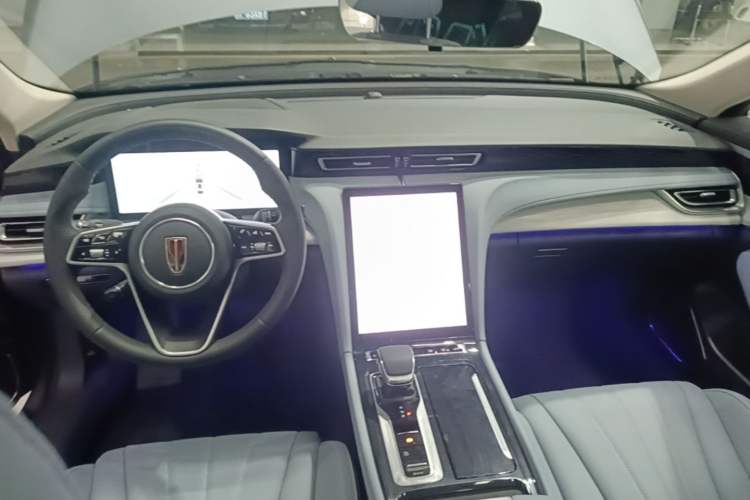 Used Hongqi H5 PHEV 2025 170 Super Hybrid Version Center Console