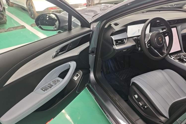 Used Hongqi H5 PHEV 2025 170 Super Hybrid Version Driver Seat