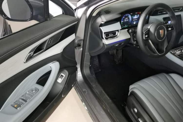 Used Hongqi H5 PHEV 2025 170 Super Hybrid Version Driver Seat