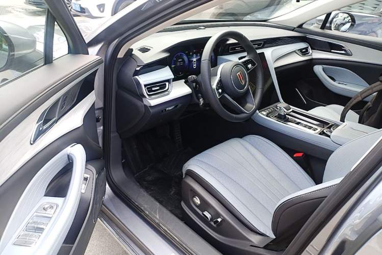 Used Hongqi H5 PHEV 2025 170 Super Hybrid Version Driver Seat