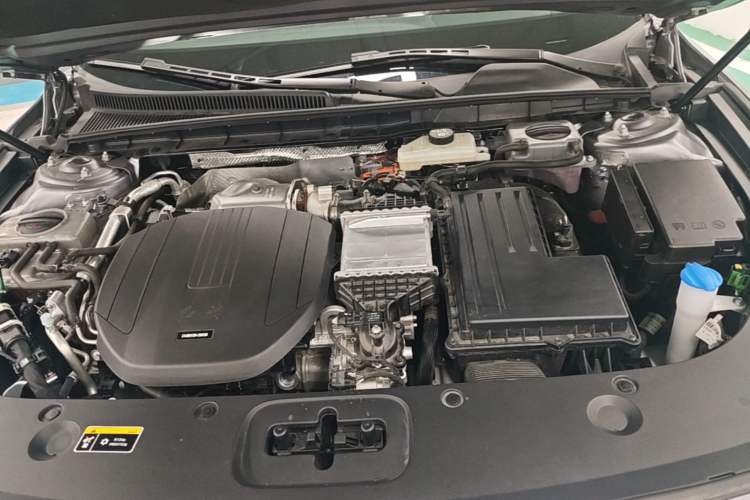 Used Hongqi H5 PHEV 2025 170 Super Hybrid Version Engine Bay