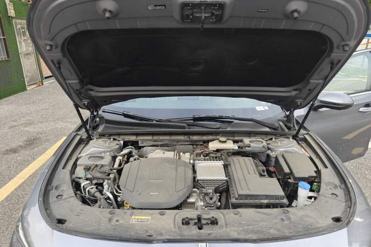 Used Hongqi H5 PHEV 2025 170 Super Hybrid Version Engine Bay