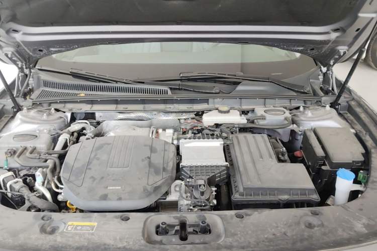 Used Hongqi H5 PHEV 2025 170 Super Hybrid Version Engine Bay