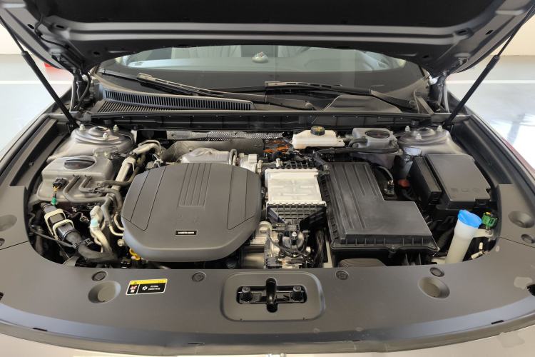 Used Hongqi H5 PHEV 2025 170 Super Hybrid Version Engine Bay