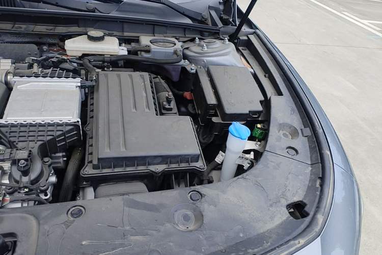 Used Hongqi H5 PHEV 2025 170 Super Hybrid Version Engine Bay Left