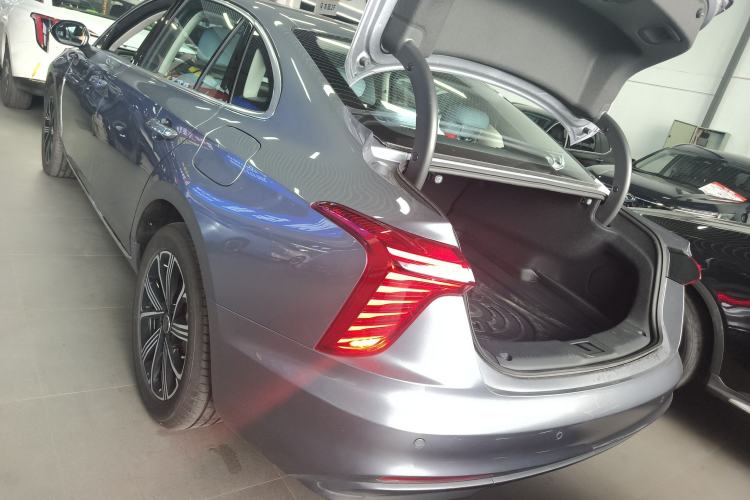 Used Hongqi H5 PHEV 2025 170 Super Hybrid Version Exterior 2