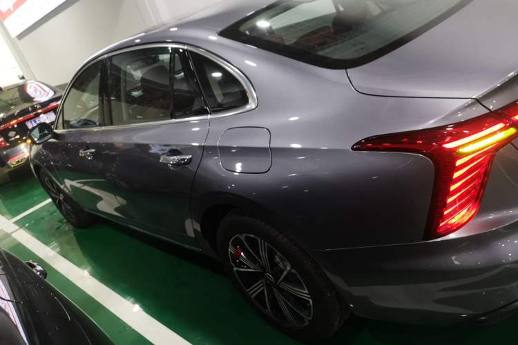 Used Hongqi H5 PHEV 2025 170 Super Hybrid Version Exterior 3