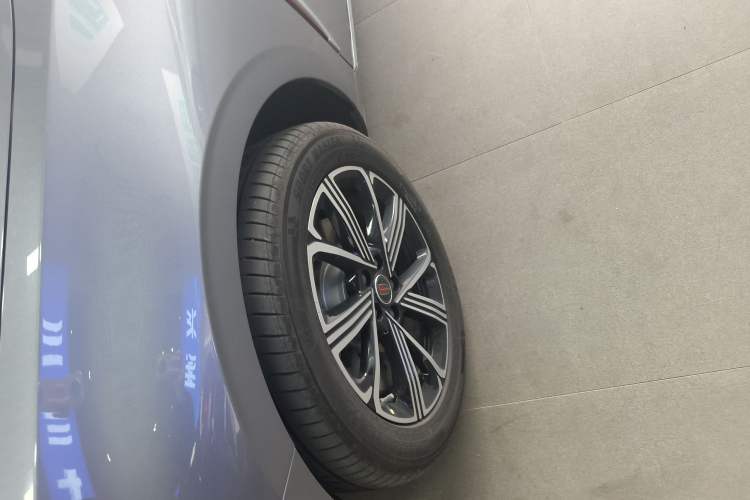 Used Hongqi H5 PHEV 2025 170 Super Hybrid Version Exterior 4