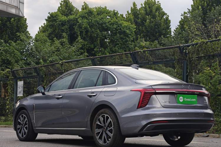 Used Hongqi H5 PHEV 2025 170 Super Hybrid Version Exterior 6