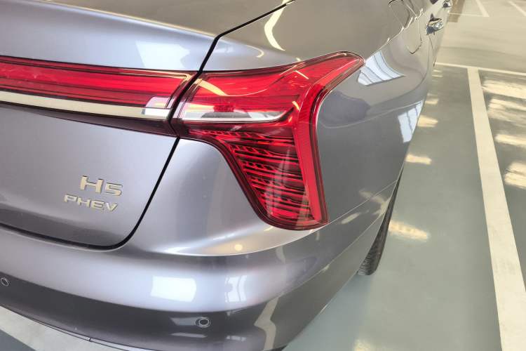 Used Hongqi H5 PHEV 2025 170 Super Hybrid Version Exterior 6