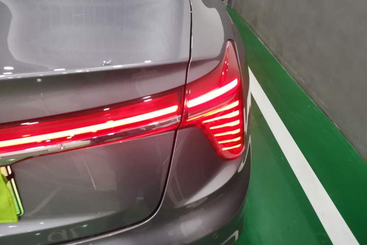 Used Hongqi H5 PHEV 2025 170 Super Hybrid Version Exterior 6