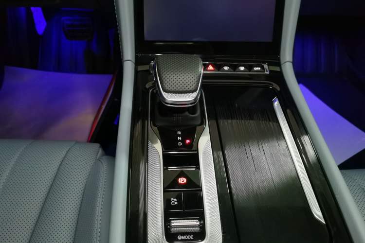 Used Hongqi H5 PHEV 2025 170 Super Hybrid Version Gear Lever