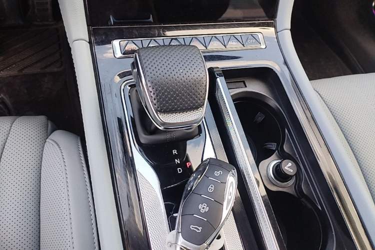 Used Hongqi H5 PHEV 2025 170 Super Hybrid Version Gear Lever