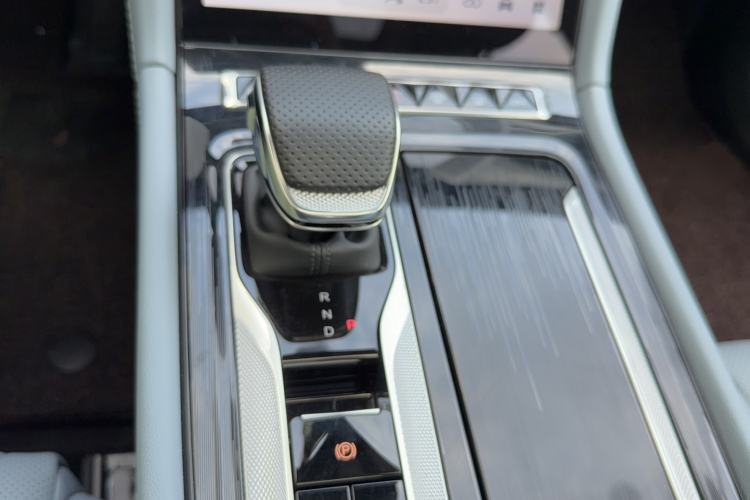 Used Hongqi H5 PHEV 2025 170 Super Hybrid Version Gear Lever