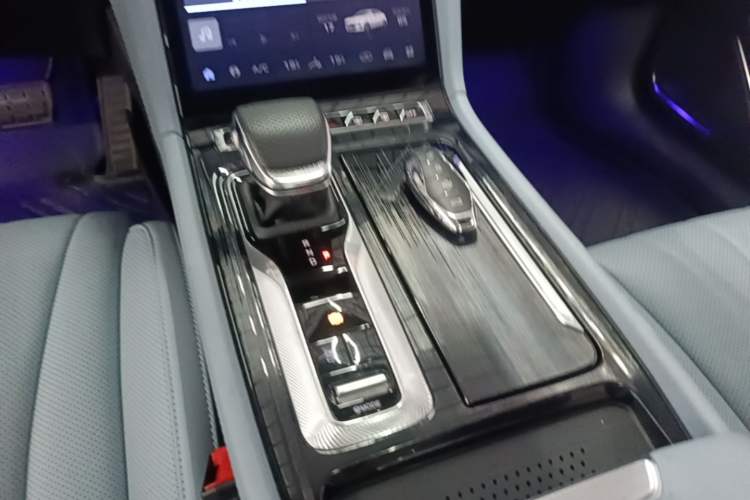Used Hongqi H5 PHEV 2025 170 Super Hybrid Version Gear Lever