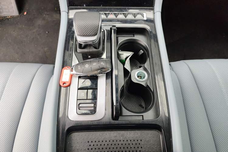Used Hongqi H5 PHEV 2025 170 Super Hybrid Version Gear Lever