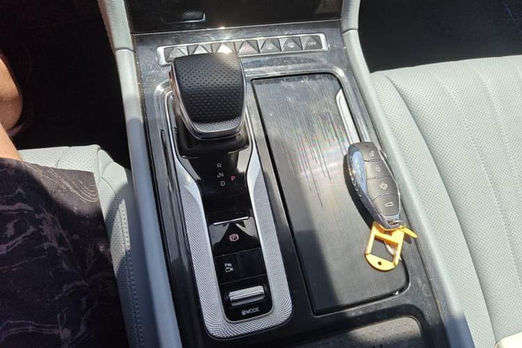 Used Hongqi H5 PHEV 2025 170 Super Hybrid Version Gear Lever
