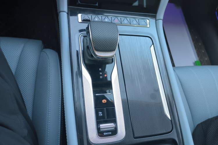 Used Hongqi H5 PHEV 2025 170 Super Hybrid Version Gear Lever