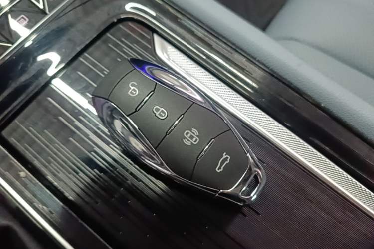 Used Hongqi H5 PHEV 2025 170 Super Hybrid Version Interior 1