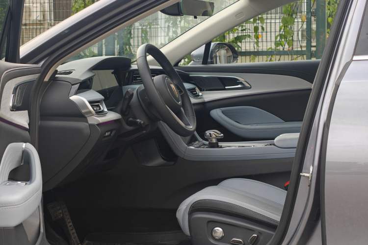 Used Hongqi H5 PHEV 2025 170 Super Hybrid Version Interior 3