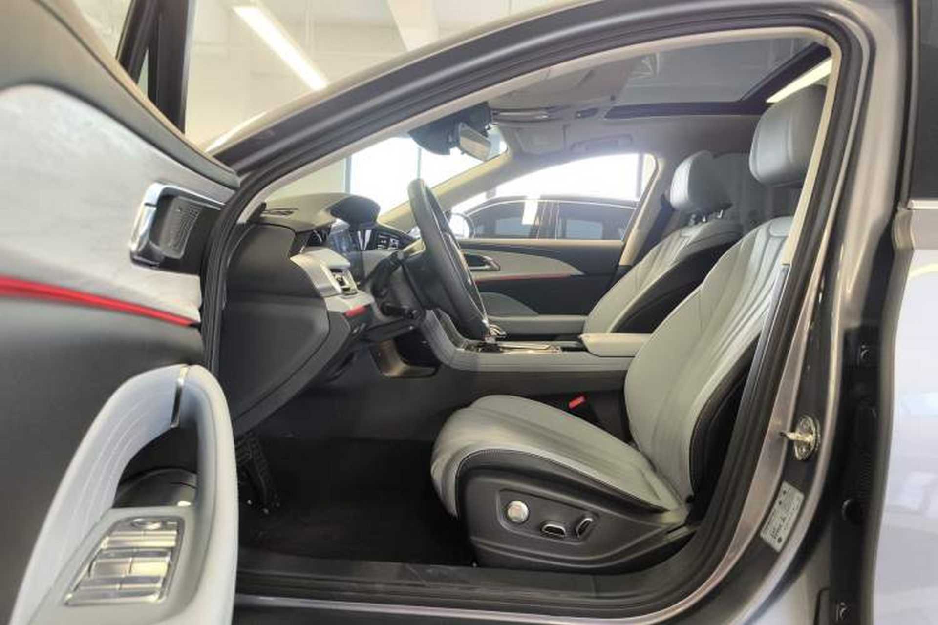 Used Hongqi H5 PHEV 2025 170 Super Hybrid Version Interior 3