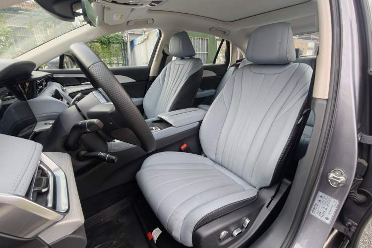 Used Hongqi H5 PHEV 2025 170 Super Hybrid Version Left Front Seat