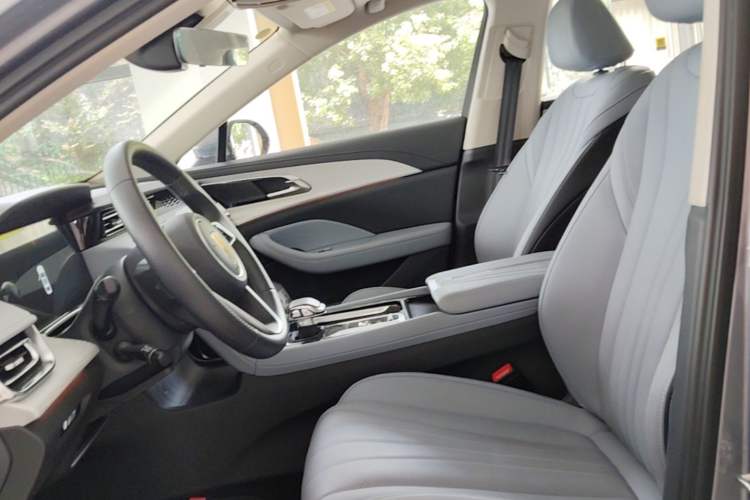 Used Hongqi H5 PHEV 2025 170 Super Hybrid Version Left Front Seat