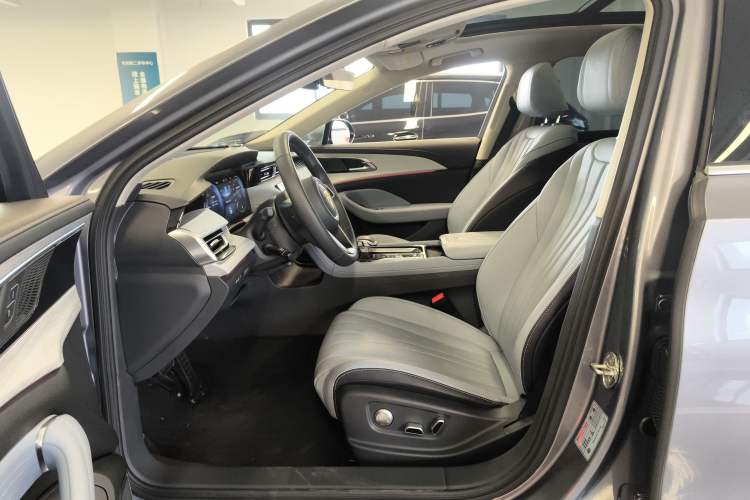 Used Hongqi H5 PHEV 2025 170 Super Hybrid Version Left Front Seat