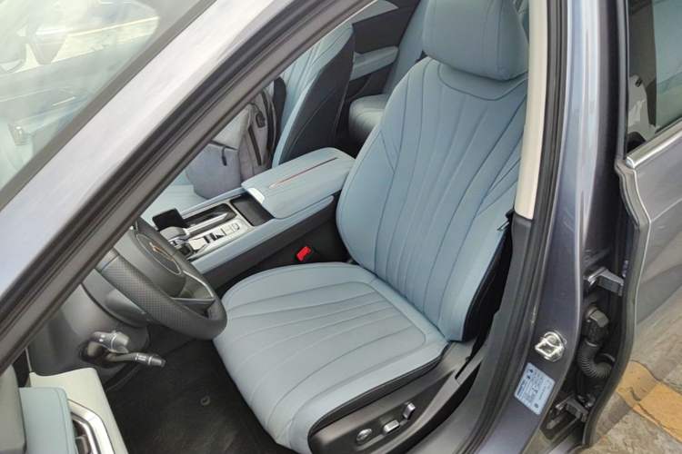 Used Hongqi H5 PHEV 2025 170 Super Hybrid Version Left Front Seat