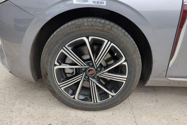 Used Hongqi H5 PHEV 2025 170 Super Hybrid Version Left Front Wheel Hub