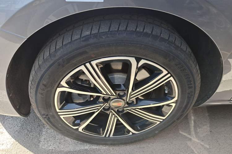 Used Hongqi H5 PHEV 2025 170 Super Hybrid Version Left Front Wheel Hub