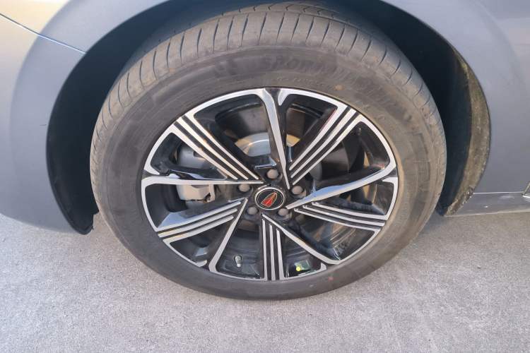 Used Hongqi H5 PHEV 2025 170 Super Hybrid Version Left Front Wheel Hub